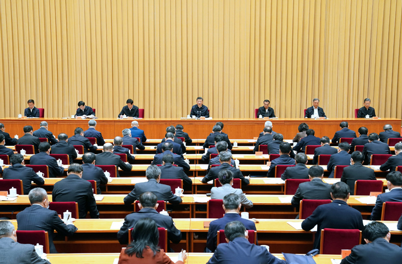 11月16日至17日，中央全面依法治国工作会议在北京召开。中共中央总书记、国家主席、中央军委主席习近平出席会议并发表重要讲话。新华社记者 饶爱民 摄